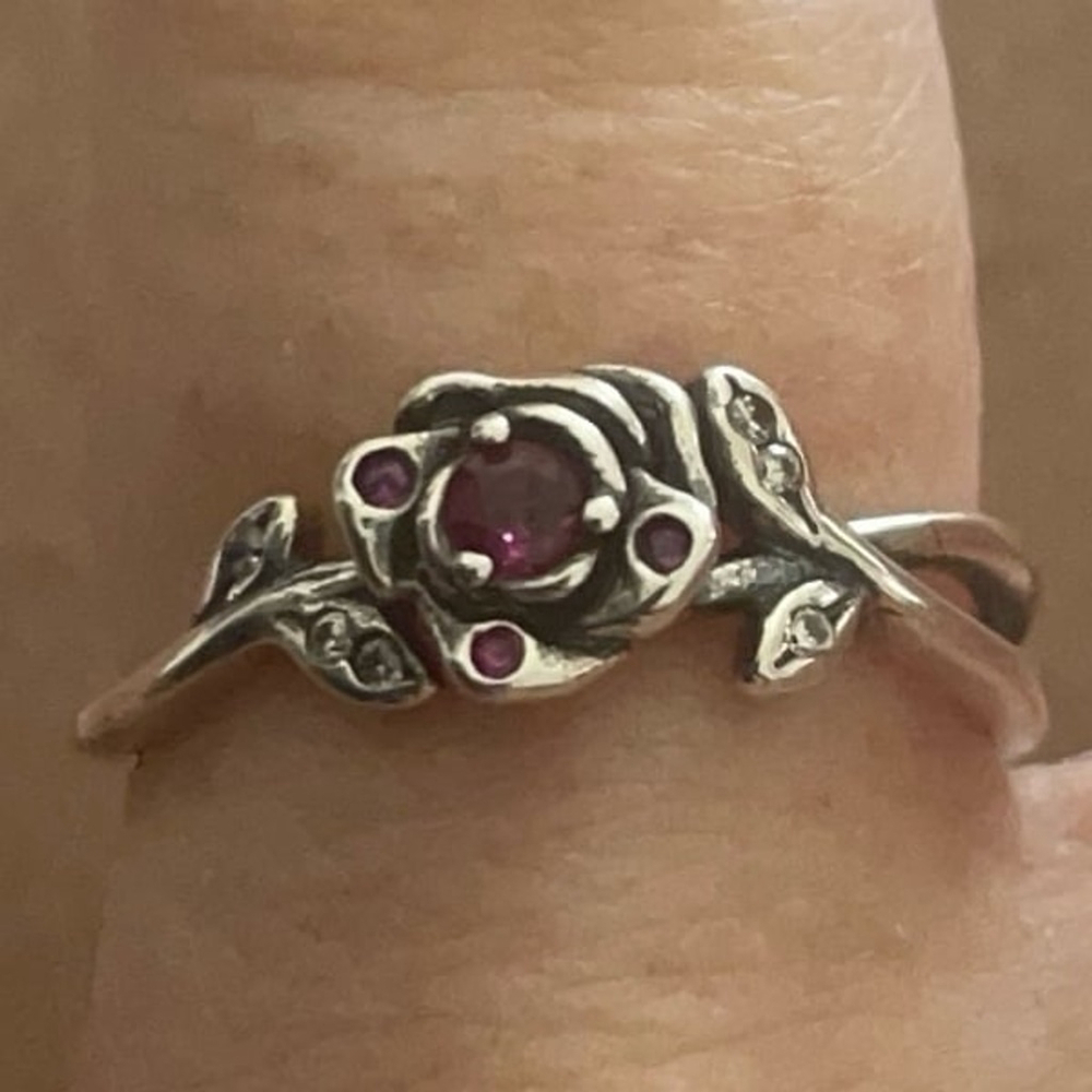 Beauty And The Beast Rose Ring ~ Size 6
